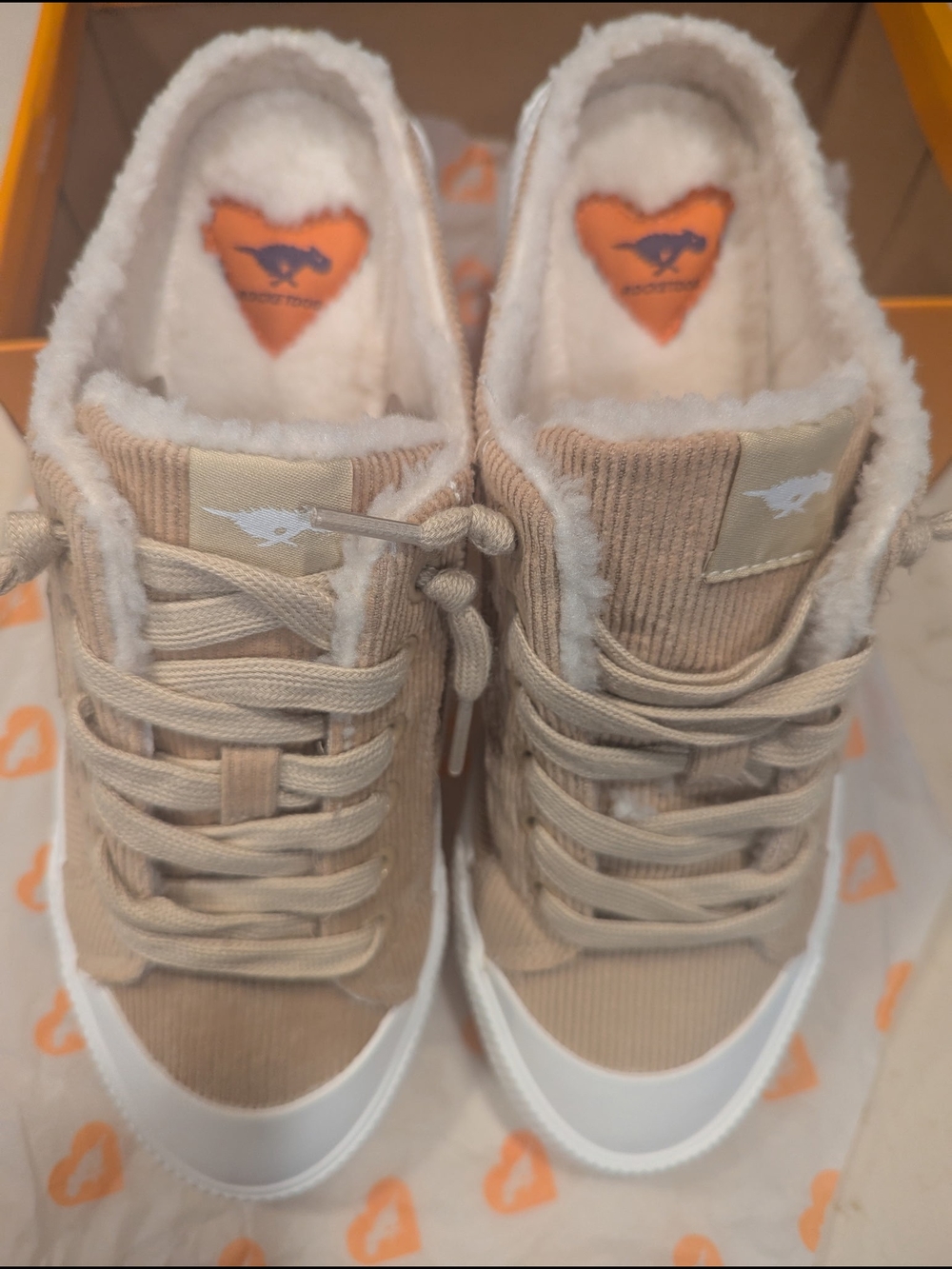 NIB Rocket Dog Tan Corduroy Sneakers with White Trim